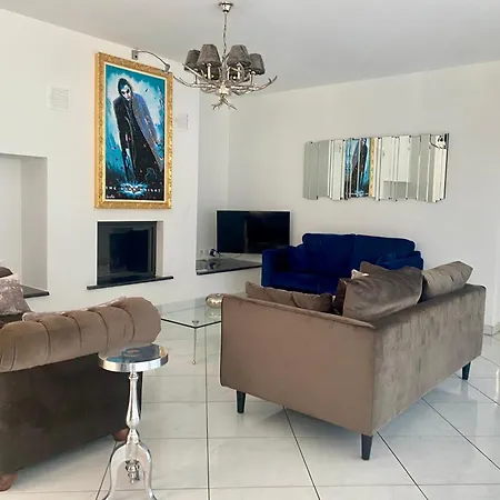 Holliday Penthouse Daire